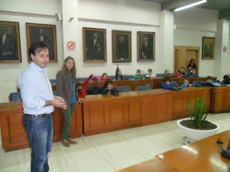 Τα παιδιά της Β’ τάξης του 5ου Δημοτικού Σχολείου επισκέφθηκαν το Δημαρχείο