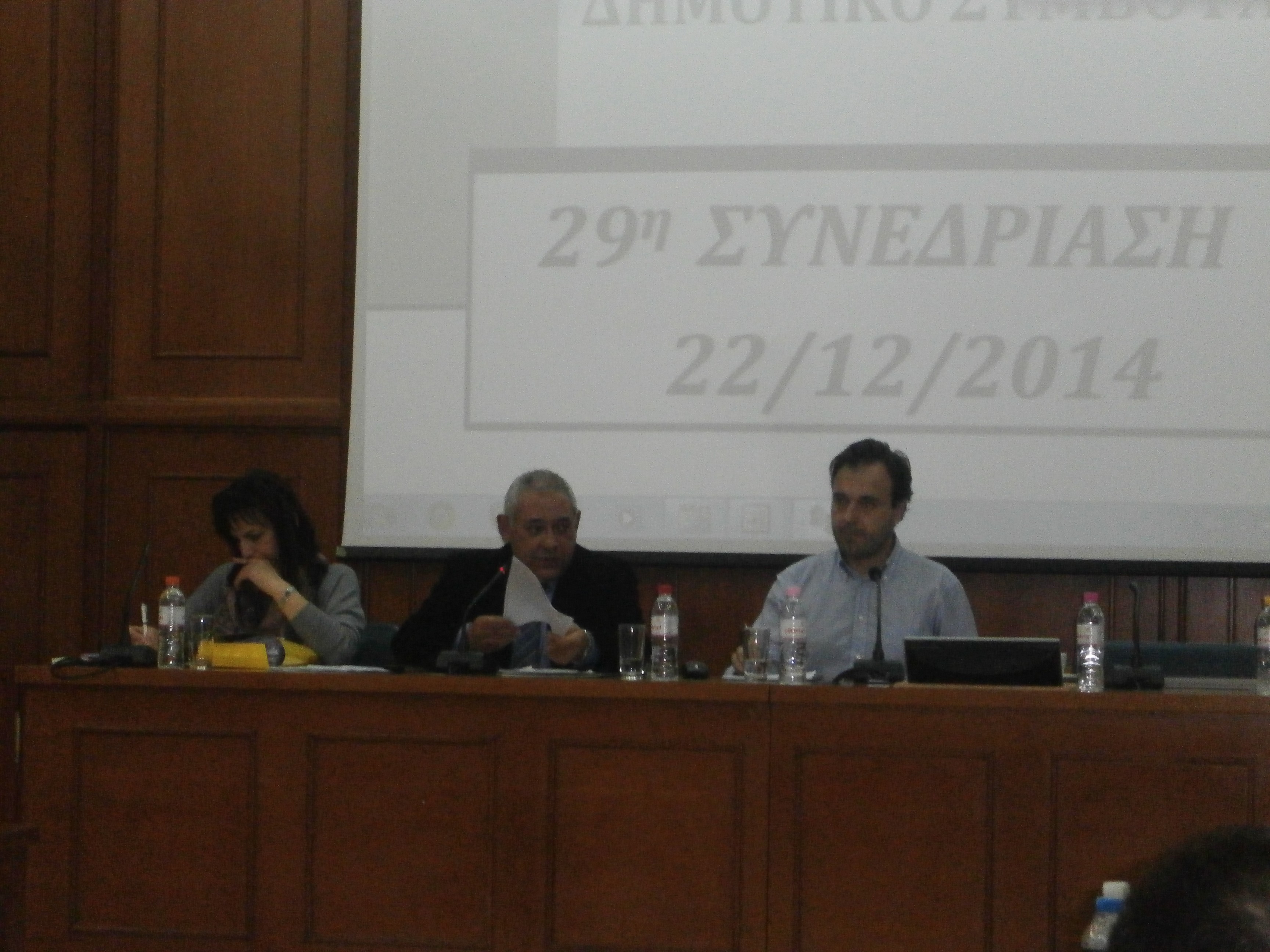 To αισιόδοξο μήνυμα των Χριστουγέννων κυριάρχησε στη γιορτή του 5ου Δημοτικού Σχολείου Τρικάλων