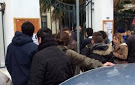 Βόλος: Η διαμαρτυρία πολιτών «γλίτωσε» 70χρονο απ΄τον πλειστηριασμό του σπιτιού του