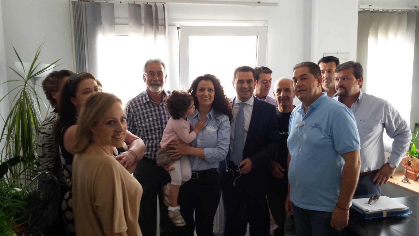 Οι Τρικαλινοί ευχήθηκαν στον Κώστα Σκρέκα