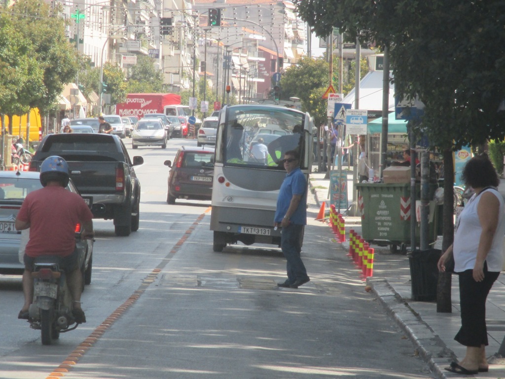 Λεωφορείο χωρίς οδηγό: Ενθουσιασμός και γκρίνια