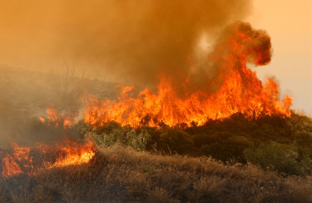 Υπό έλεγχο οι πυρκαγιές σε Νέα Ζωή και Καλόγηρους
