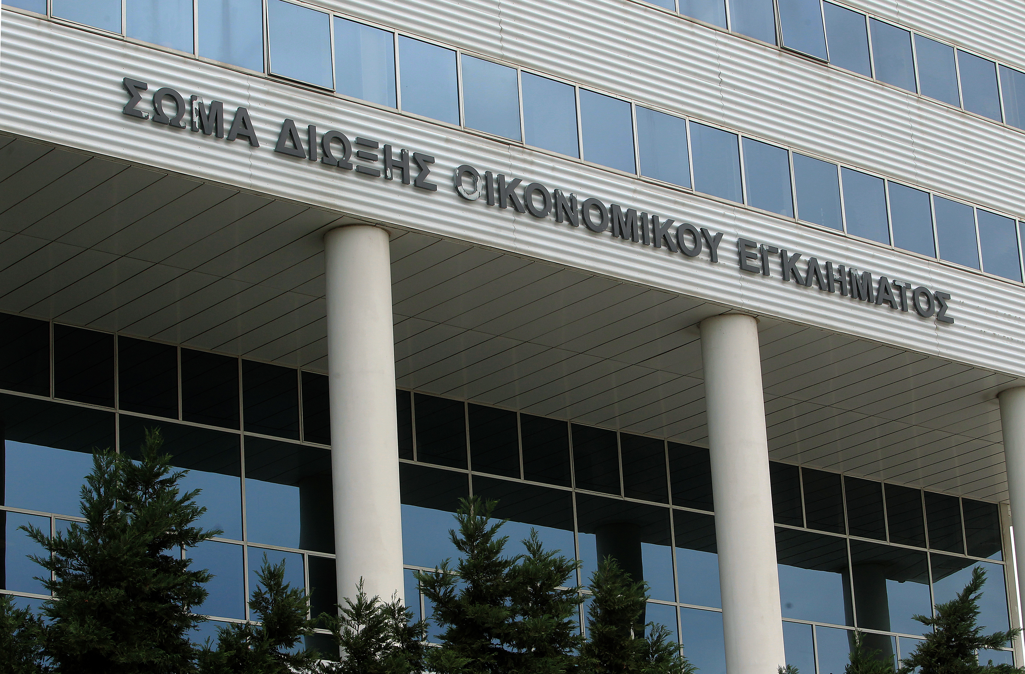 “Λαυράκια” έβγαλαν οι έλεγχοι του ΣΔΟΕ στη Θεσσαλία