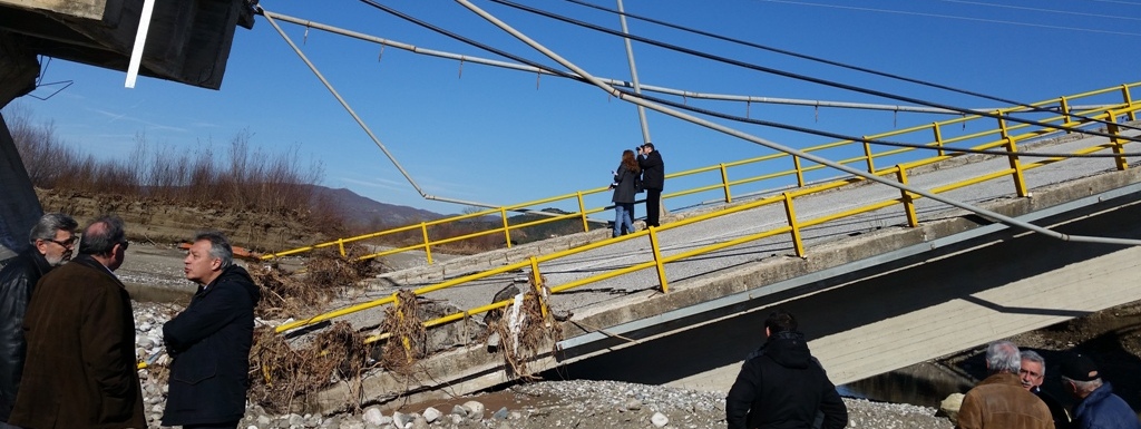Κλιμάκιο μηχανικών στη γέφυρα Διάβας