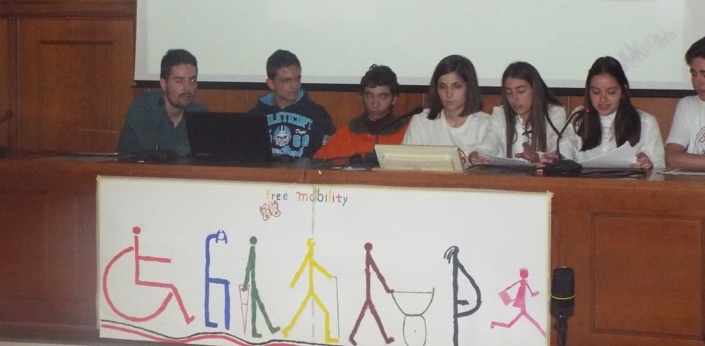 Απαίτησαν ελεύθερη κι ασφαλή πρόσβαση για όλους τα παιδιά της ομάδας Freemobility του ΕΕΕΕΚ Τρικάλων