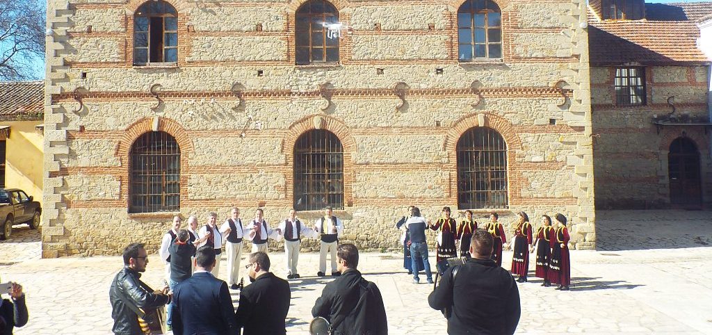 50 Γάλλοι φιλέλληνες στα γυρίσματα του ΣΚΑΙ στα Τρίκαλα