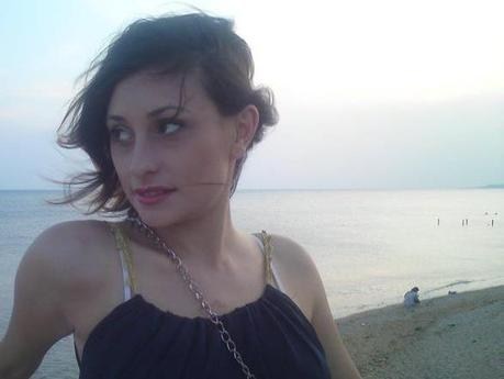 Γνωστή ηθοποιός εξομολογείται: «Ήρθα με τα πόδια στην Ελλάδα, ζούσα σε λάκκο για ένα μήνα»
