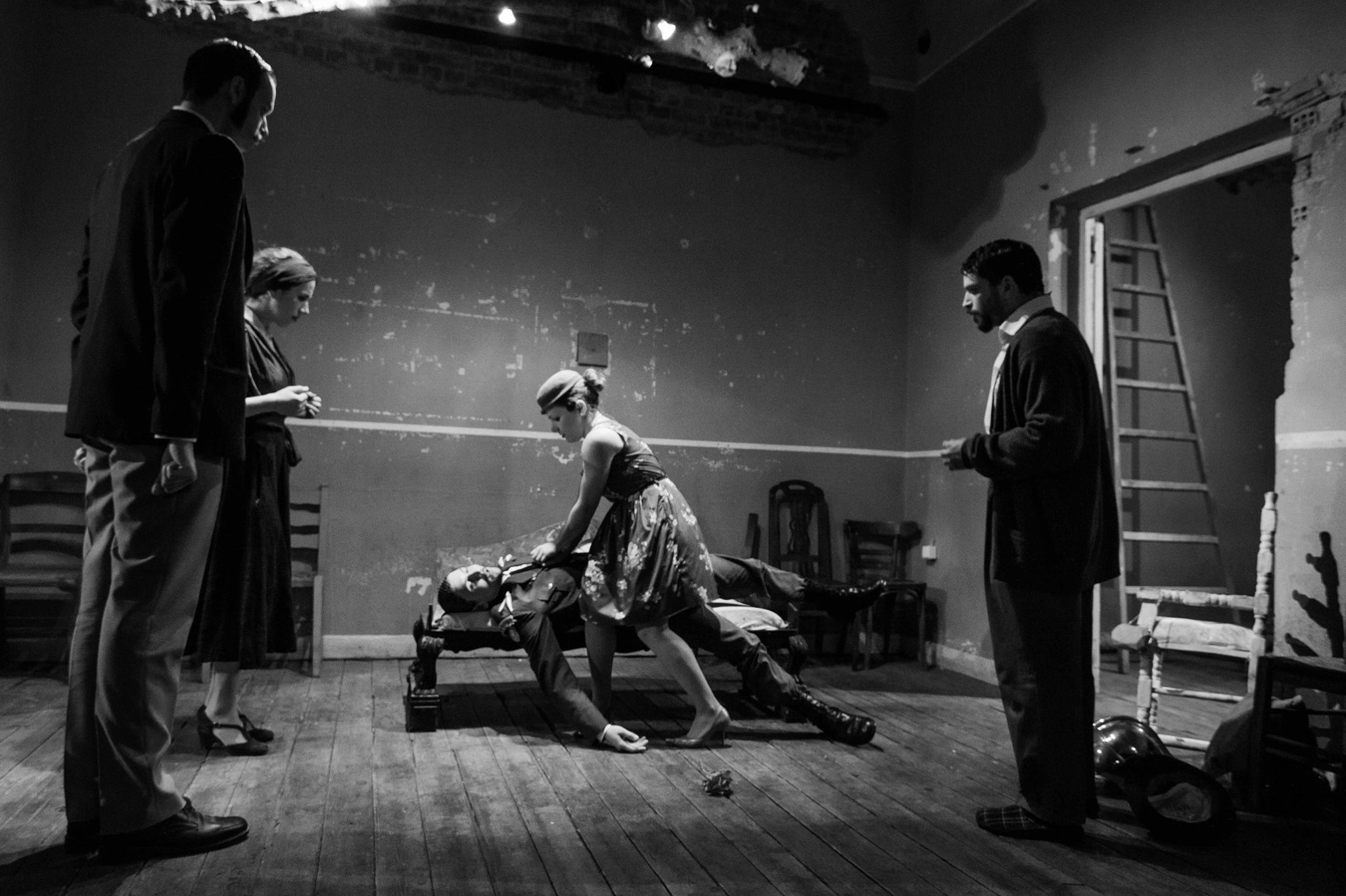 Η φαλακρή τραγουδίστρια του Ionesco στα Τρίκαλα από την ομάδα «Θέατρο ΔΕΝ»