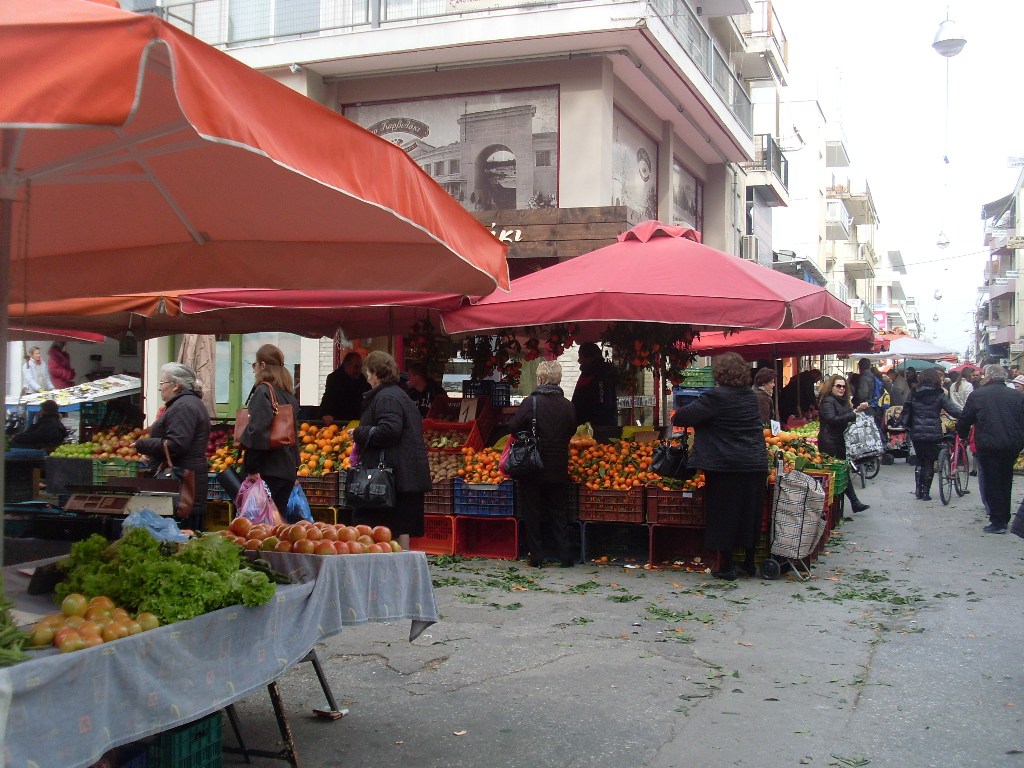 Τί προτείνουν οι έμποροι για τη λαϊκή αγορά