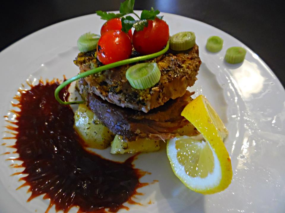 Χοιρινές μπριζόλες με barbecue sauce της Έφης