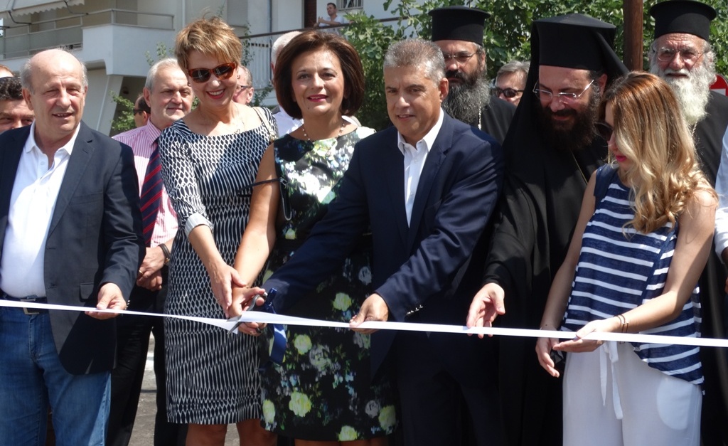 Με Όλγα Γεροβασίλη και Μαρίνα Χρυσοβελώνη εγκαινιάστηκε η διάβαση των Σαραγίων-Διαμαρτυρία και συνθήματα