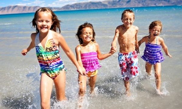 5 +1 φράσεις που οι μαμάδες επαναλαμβάνουν στην παραλία