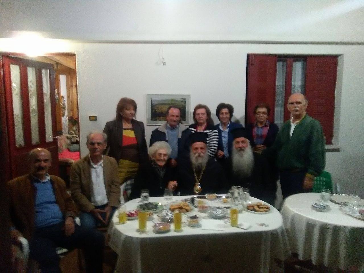 Ο Μητροπολίτης Γρεβενών στην οικεία του Προέδρου του Συλλόγου Σαμαριναίων Χρήστου Γιάκα