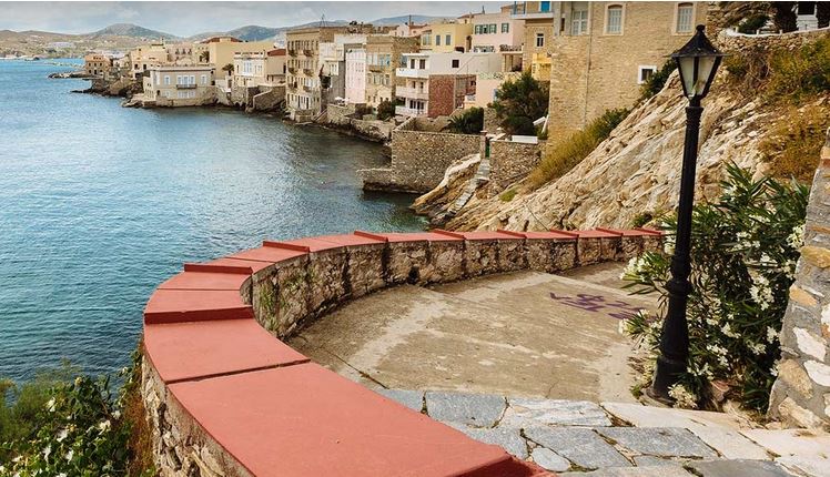 Βαπόρια: Η αριστοκρατική συνοικία της Ερμούπολης, στη Σύρο