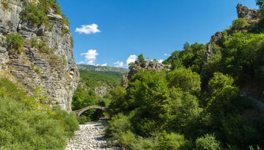 Ήπειρος : Το παραδοσιακό χωριό Κήποι Ζαγορίου φτιαχμένο από πέτρα