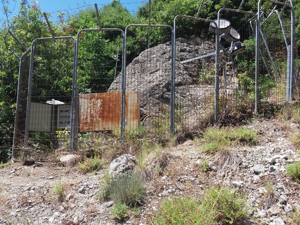Έκλεψαν τους μετασχηματιστές των προβολέων που φωτίζουν τους βράχους των Μετεώρων