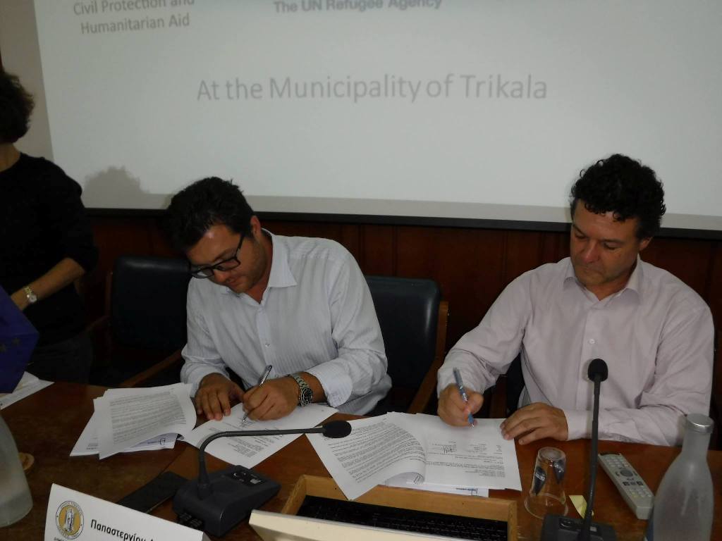 Yπογράφτηκε η διαχείριση της μεταστέγασης των προσφύγων του πρώην ΑΤΛΑΝΤΙΚ σε σπίτια