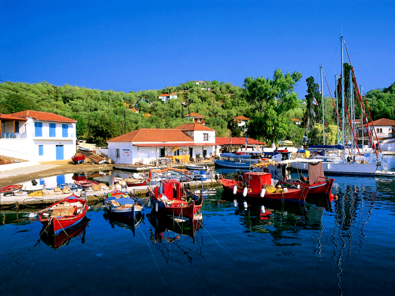 Το νησάκι που έχει μαγευτική ομορφιά δίπλα στο Πήλιο και μπορείς να το προσεγγίσεις μόνο με καραβάκι!(photos)