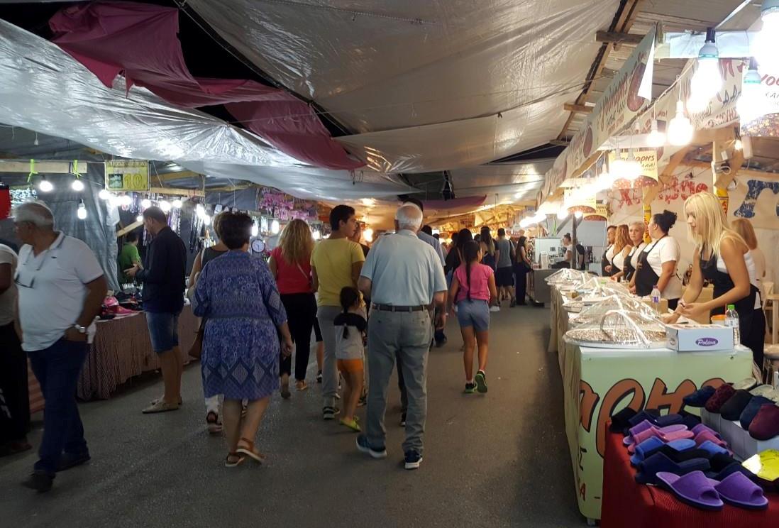 Πιστοί στο καθιερωμένο ετήσιο ραντεβού στο… παζάρι οι Τρικαλινοί
