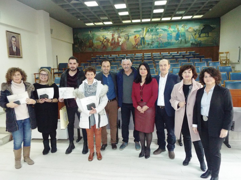 Ποια καταστήματα βραβεύτηκαν στο διαγωνισμό για την καλύτερα στολισμένη βιτρίνα των Χριστουγέννων στα Τρίκαλα
