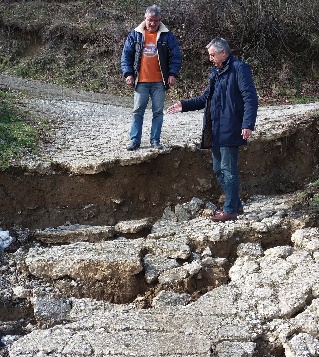 Συνεργείο του ΙΓΜΕ για τις κατολισθήσεις στους Σταγιάδες