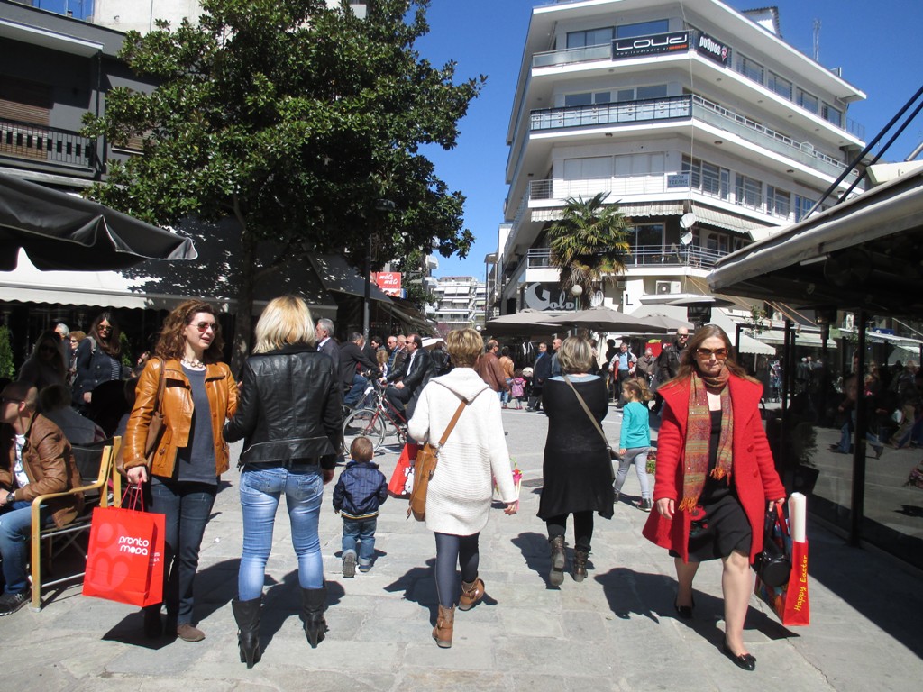 Σε πασχαλινούς ρυθμούς η αγορά-Εορταστικό ωράριο στα καταστήματα-Συνεχείς κι εντατικοί έλεγχοι 