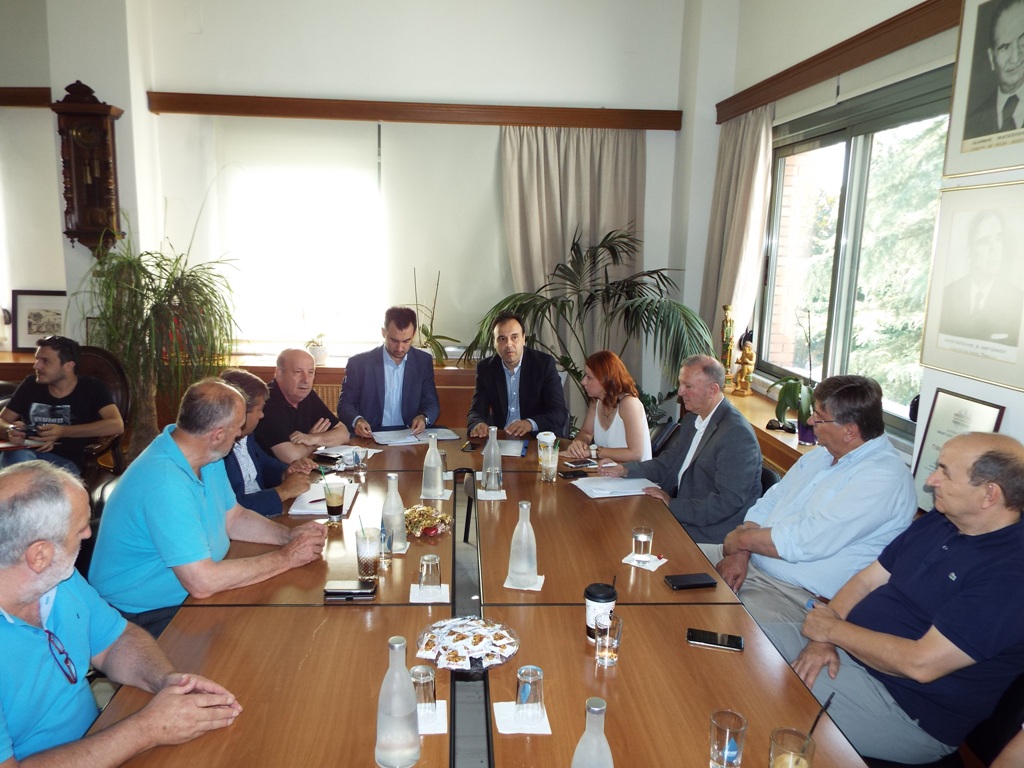Υπουργική στήριξη στις δράσεις του Δήμου Τρικκαίων-Ο αν. υπουργός Οικονομίας και Ανάπτυξης Αλ. Χαρίτσης ενημερώθηκε για τις τρέχουσες και παλιότερες δράσεις του Δήμου