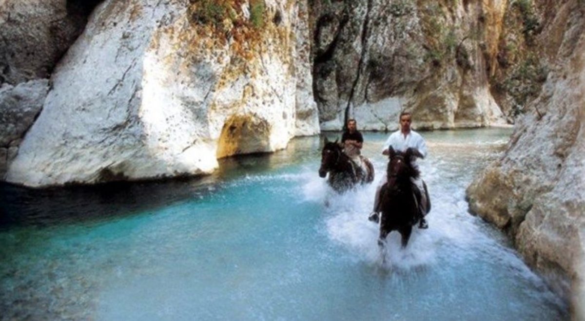 Ο θρυλικός ποταμός Αχέροντας που μαγεύει τον επισκέπτη