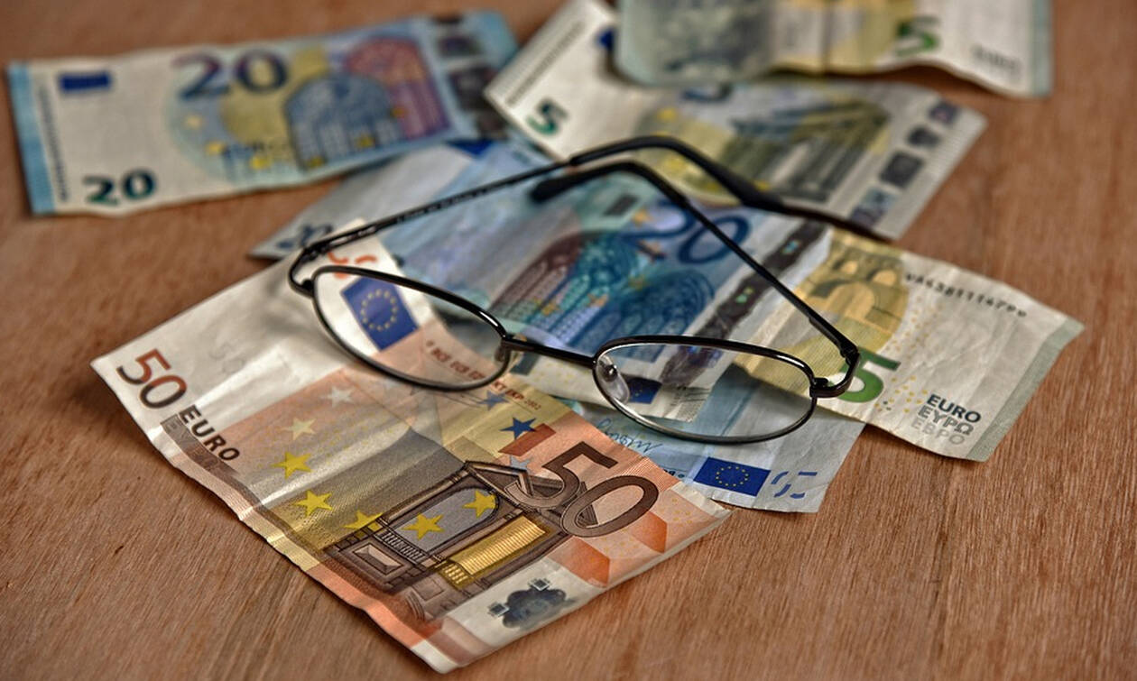 Δείτε πώς θα αναγνωρίζετε τα πλαστά χαρτονομίσματα – Ποια είναι τα χαρακτηριστικά τους