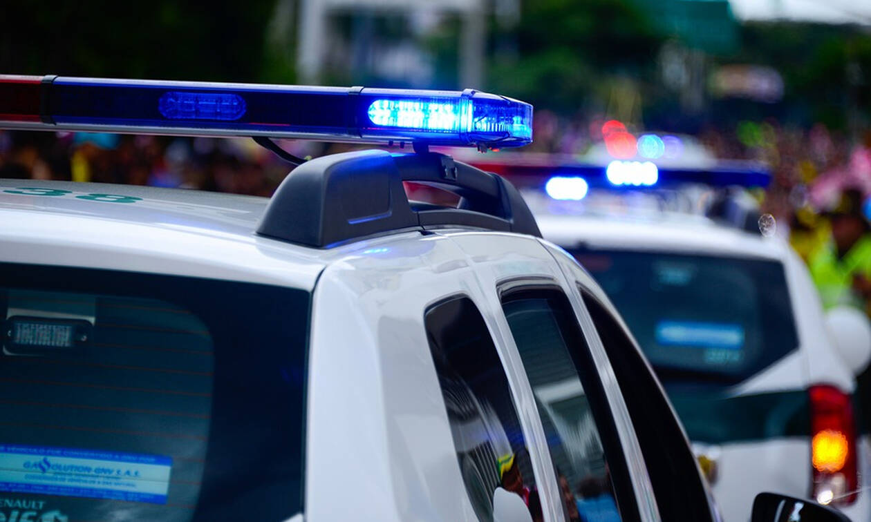 Ιρλανδία: Συναγερμός για λευκό βαν που εγκατέλειψαν κουκουλοφόροι