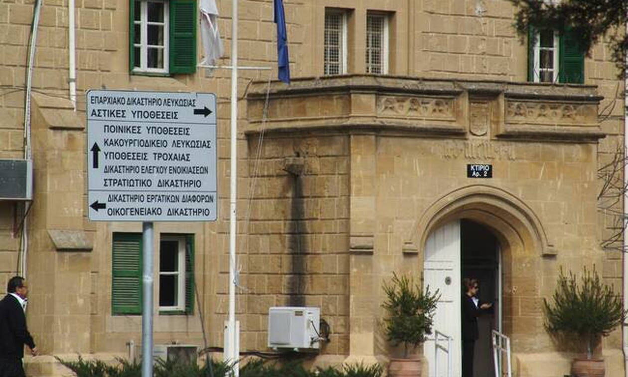 Άγριος ξυλοδαρμός βρέφους από τη μητέρα του