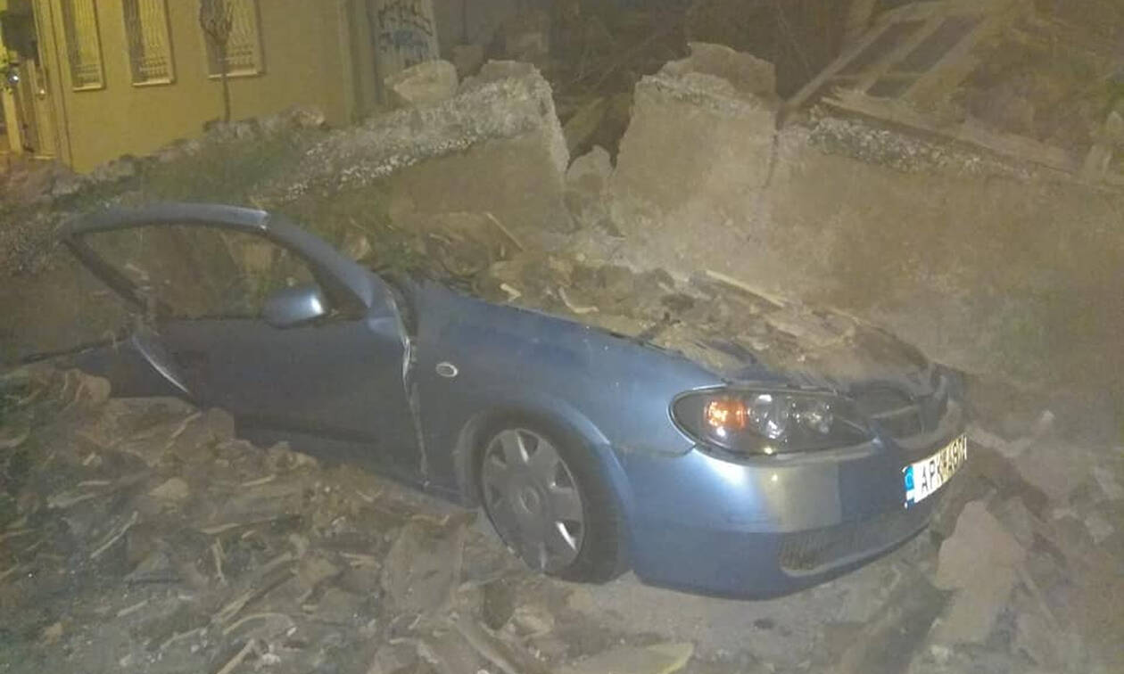 Γκάζι: Κατέρρευσε σπίτι – Καταπλακώθηκαν αυτοκίνητα