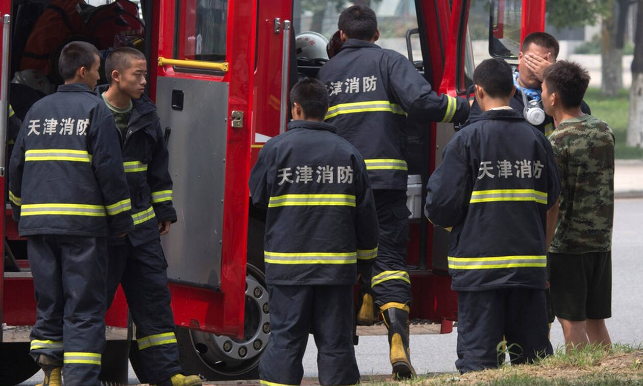 Κίνα: 27 πυροσβέστες νεκροί σε δασική πυρκαγιά – Η αλλαγή του αέρα προκάλεσε την τραγωδία