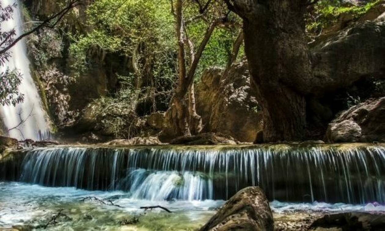 Καταρράκτης Μυλωνά: Το επιβλητικό τοπίο που συγκλονίζει κάθε φυσιολάτρη