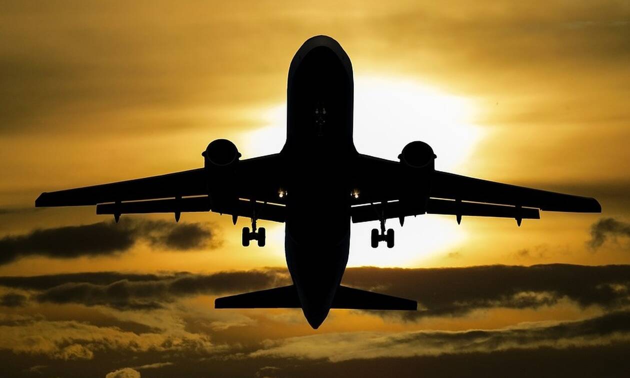 Νεκρός επιβάτης σε πτήση  – Άφωνοι οι γιατροί με αυτό που βρήκαν στο στομάχι του