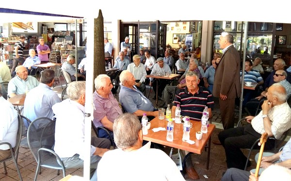 Συναντήθηκε με τους Τρικαλινούς των Φαρσάλων ο Ηλίας Βλαχογιάννης