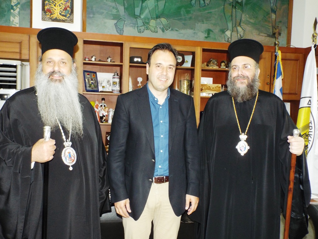 Ευχές Μητροπολιτών σε Παπαστεργίου