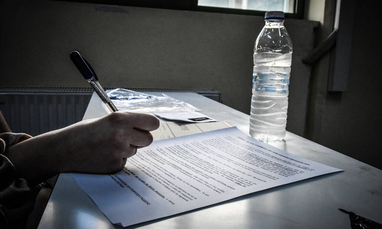 Βάσεις 2019: Κατακόρυφη η πτώση – Δείτε σε ποια πεδία αναμένεται τεράστια «βουτιά»