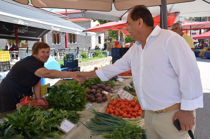 “Οργώνει” το Nομό ο Κώστας Φαμίσης