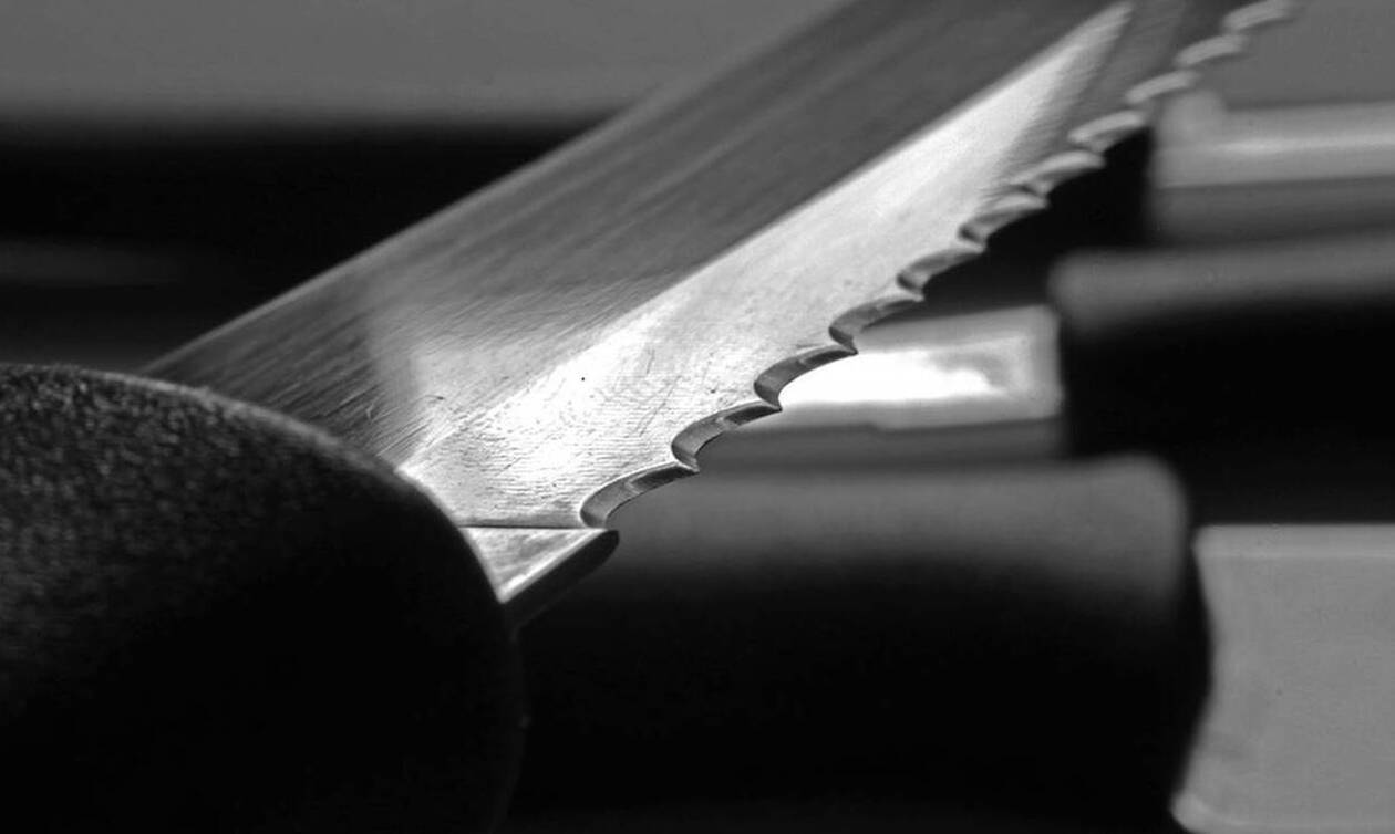 25χρονη αποκεφάλισε τη μητέρα της και πέταξε το κεφάλι στην αυλή του γείτονα