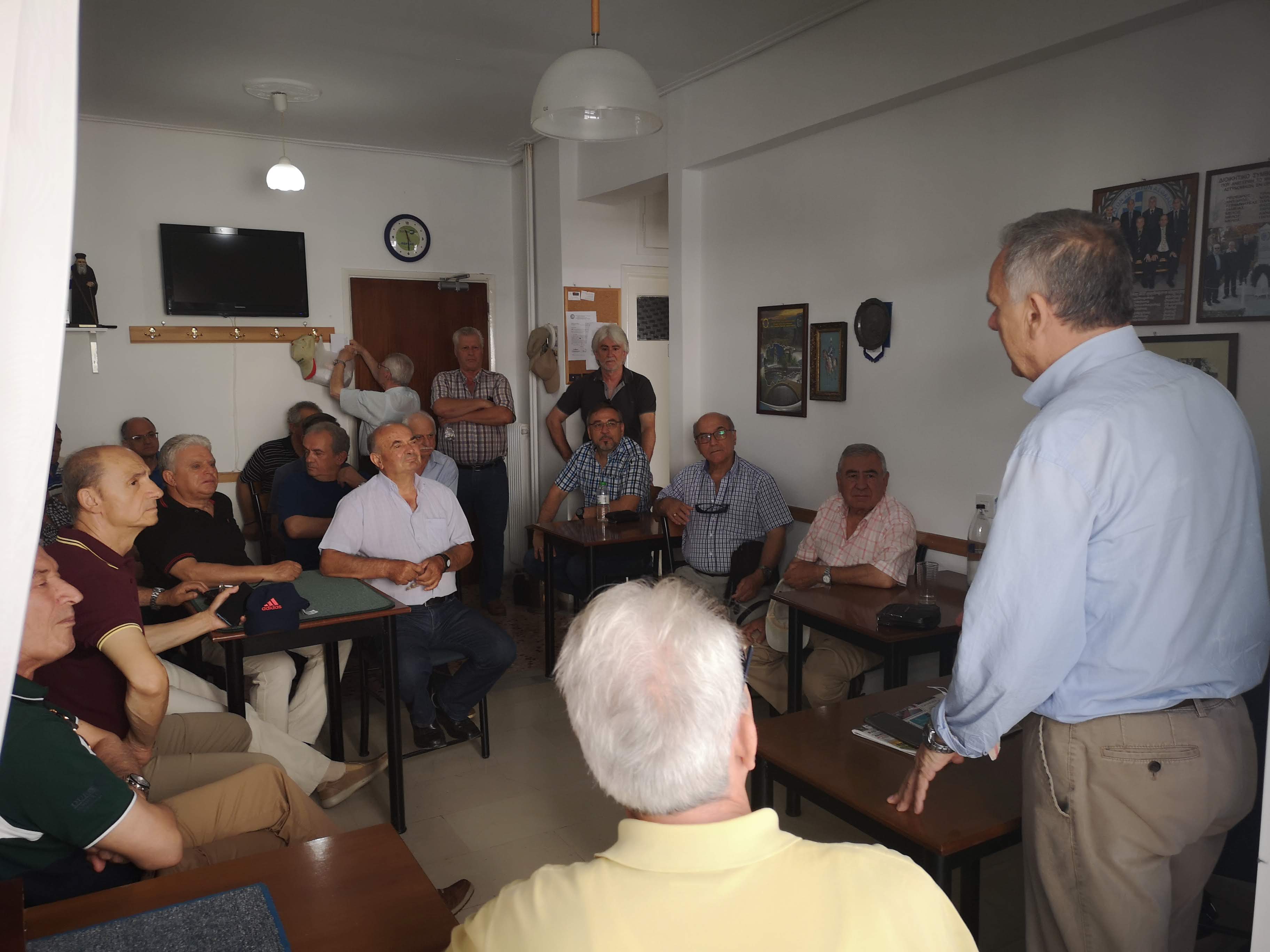 Σε Αστυνομία και Πυροσβεστική ο Βλαχογιάννης
