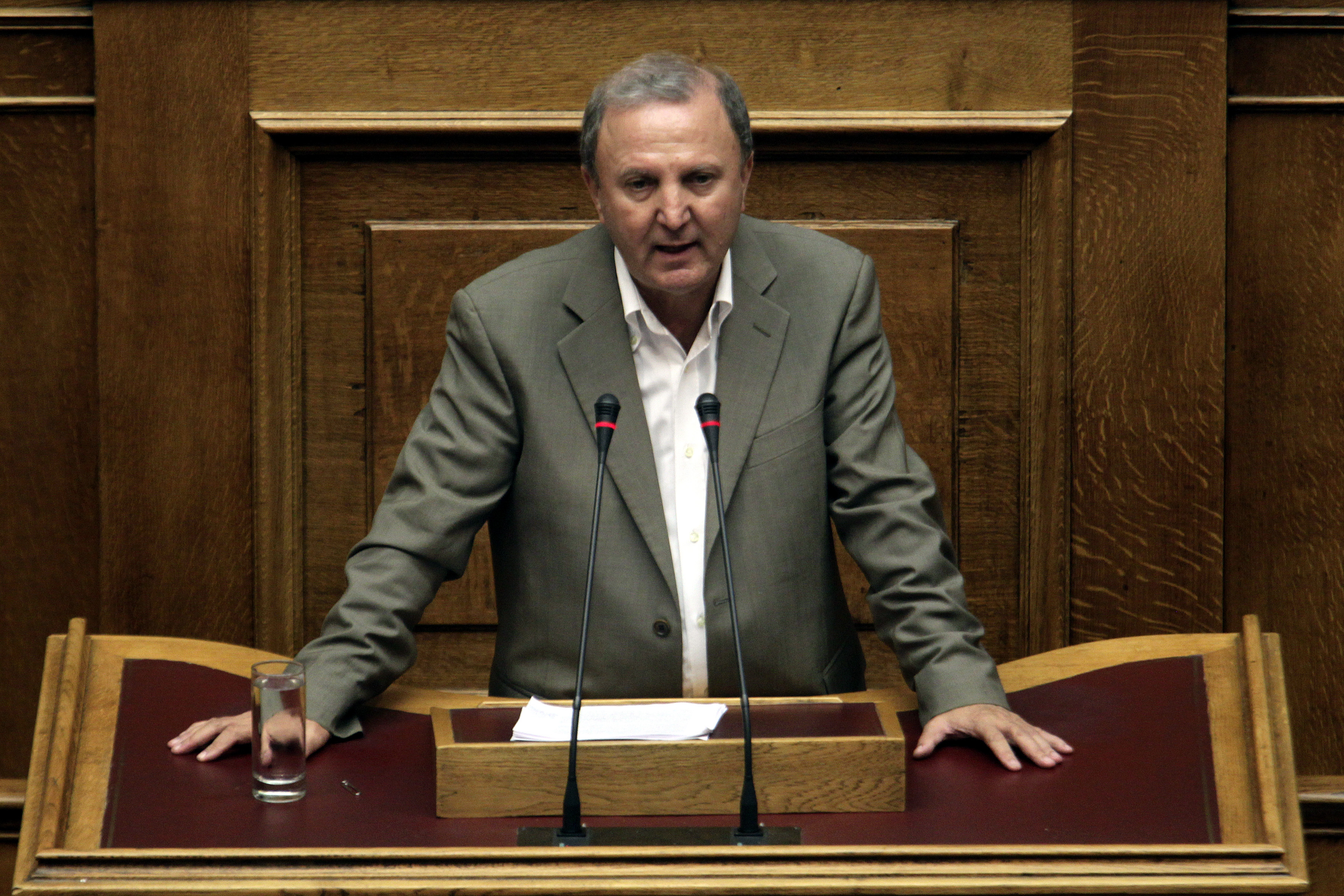 Σάκης Παπαδόπουλος : “Με όρους μιας δήθεν ψυχολογικής ανάλυσης επιδιώκεται να αμαυρωθούν οι αγώνες κατά της χούντας”