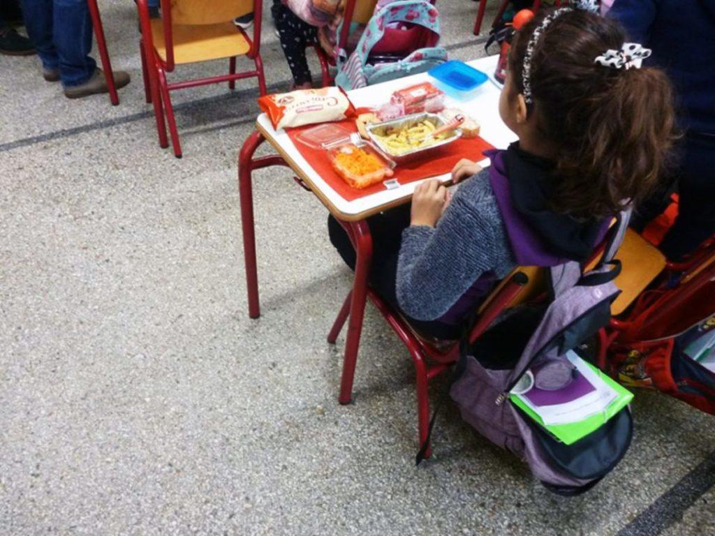 Σχολικά γεύματα: Επέκταση του προγράμματος σε 1.227 σχολεία (λίστα)