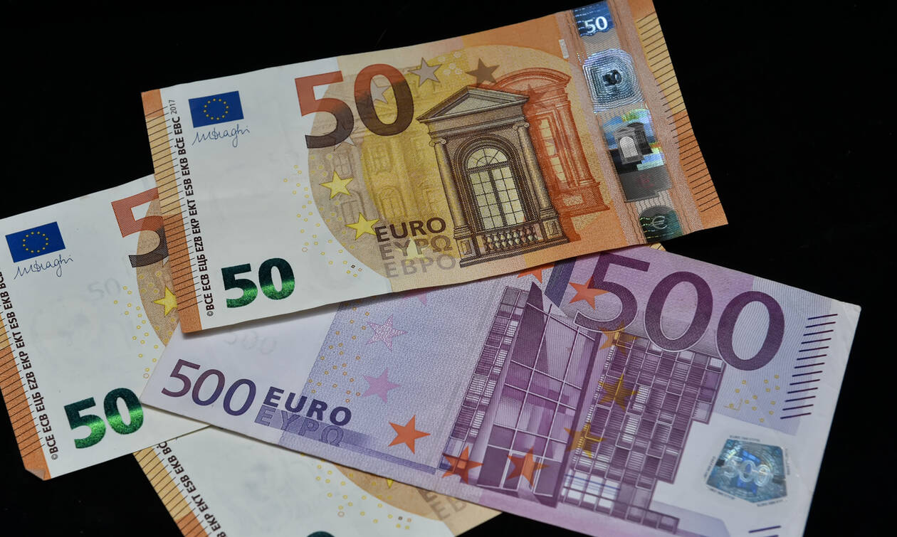 ΟΑΕΔ: Ποιοι δικαιούνται έως 12.000 ευρώ
