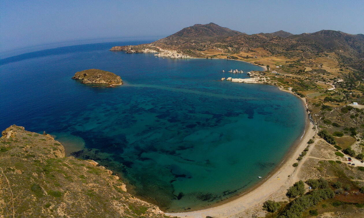 Καιρός… και πάλι για παραλίες: Με ηλιοφάνεια και καλές θερμοκρασίες η Παρασκευή