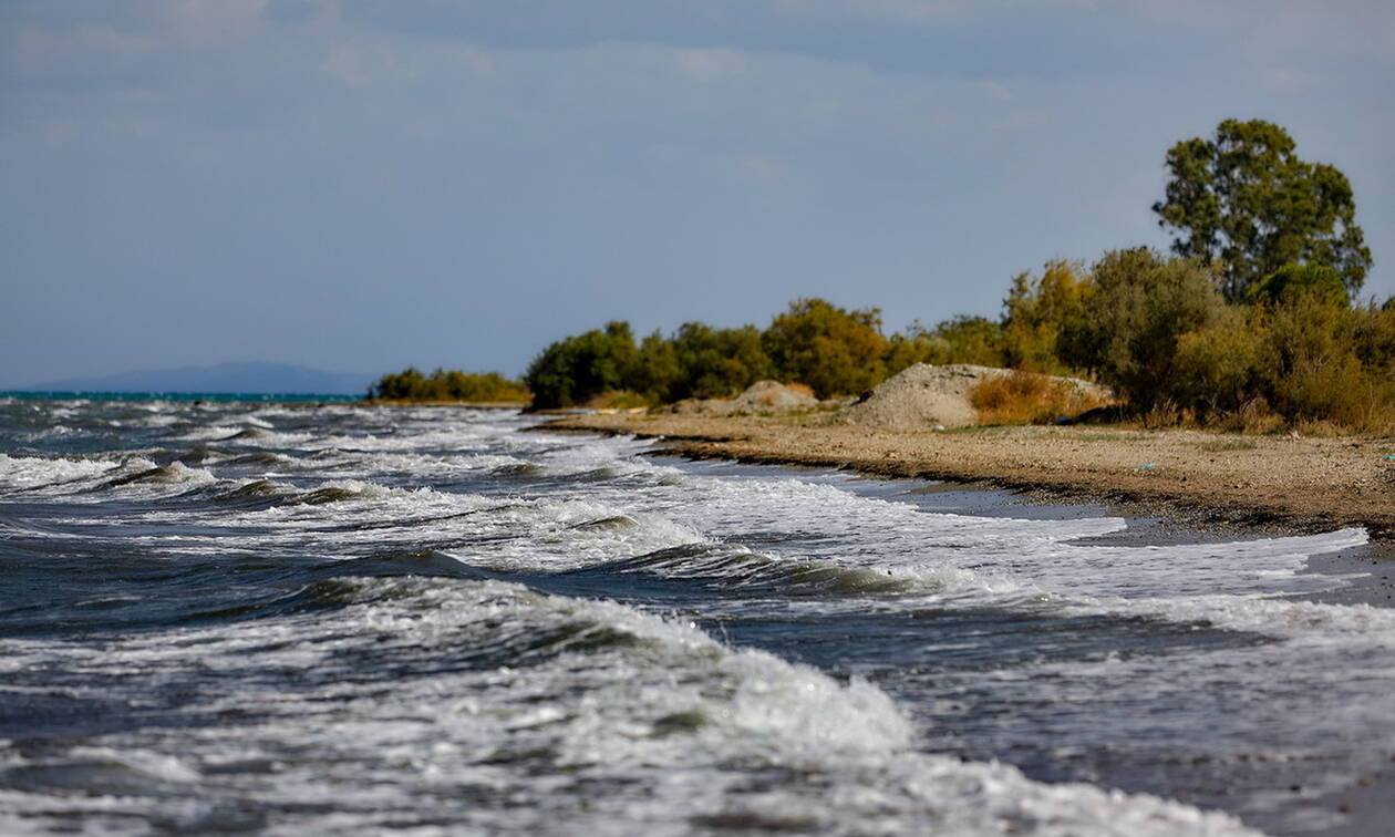 Καιρός: Με λιακάδα και καλές θερμοκρασίες η Δευτέρα – Μέχρι 8 μποφόρ στο Αιγαίο