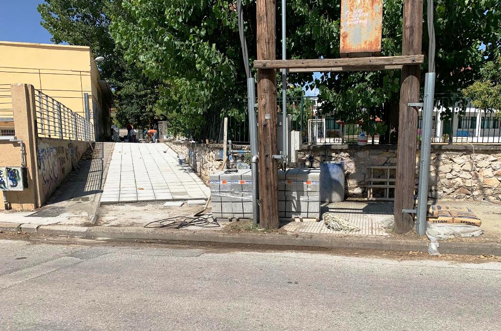 Πλακόστρωση σε 2ο Λύκειο και 9ο Δημοτικό