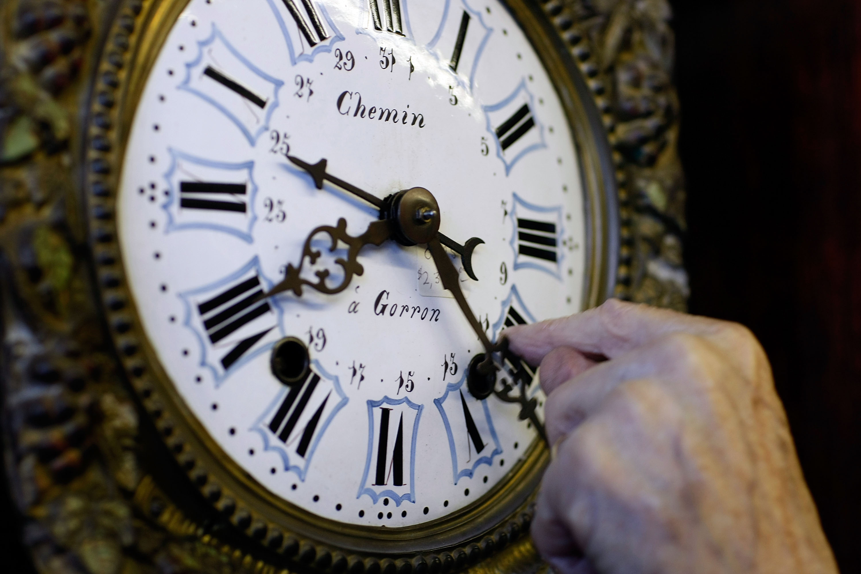Πότε αλλάζει η ώρα από θερινή σε χειμερινή -Ίσως για τελευταία φορά