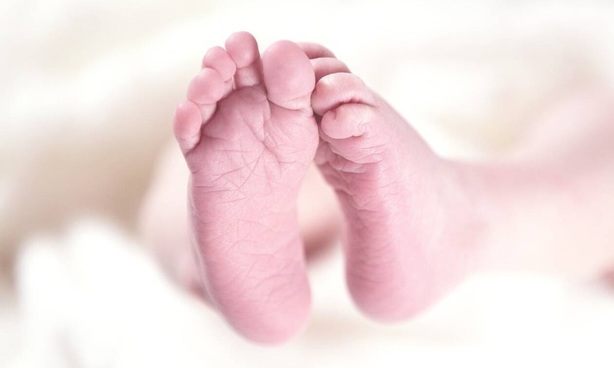 Πατέρας πουλά το νεογέννητο μωρό του για 6.500 ευρώ