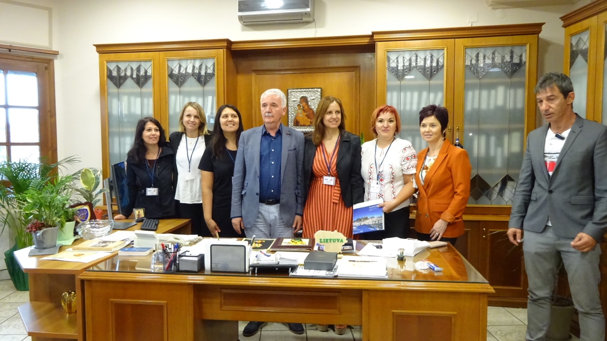 Καθηγητές από ευρωπαϊκά σχολεία επισκέφτηκαν το Δημαρχείο Μετεώρων